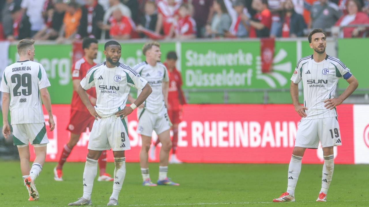 Moussa Sylla (l.) und Kenan Karaman wirken enttäuscht.