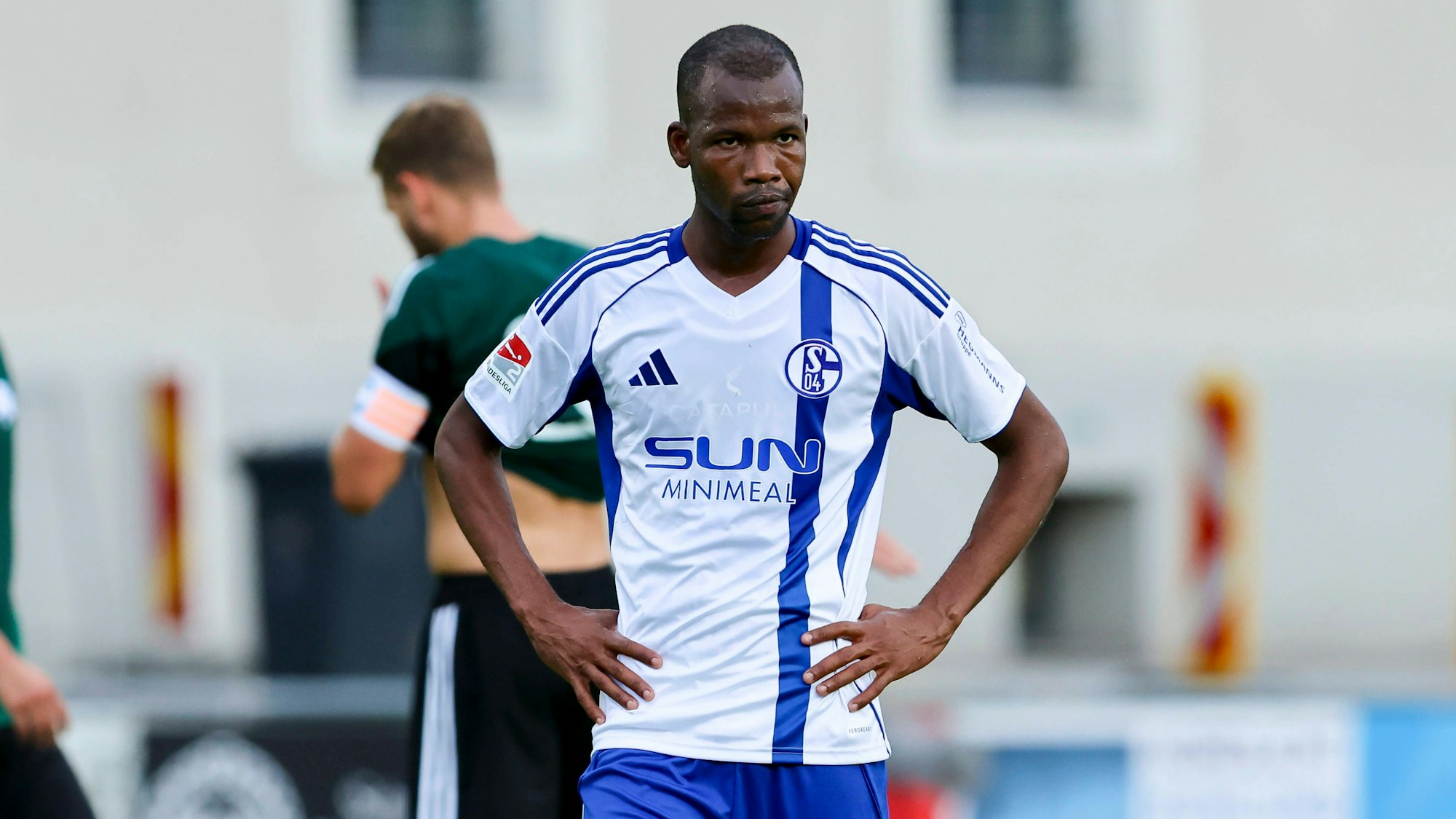 Pape Meissa Ba bei einem Testspiel von Schalke 04.