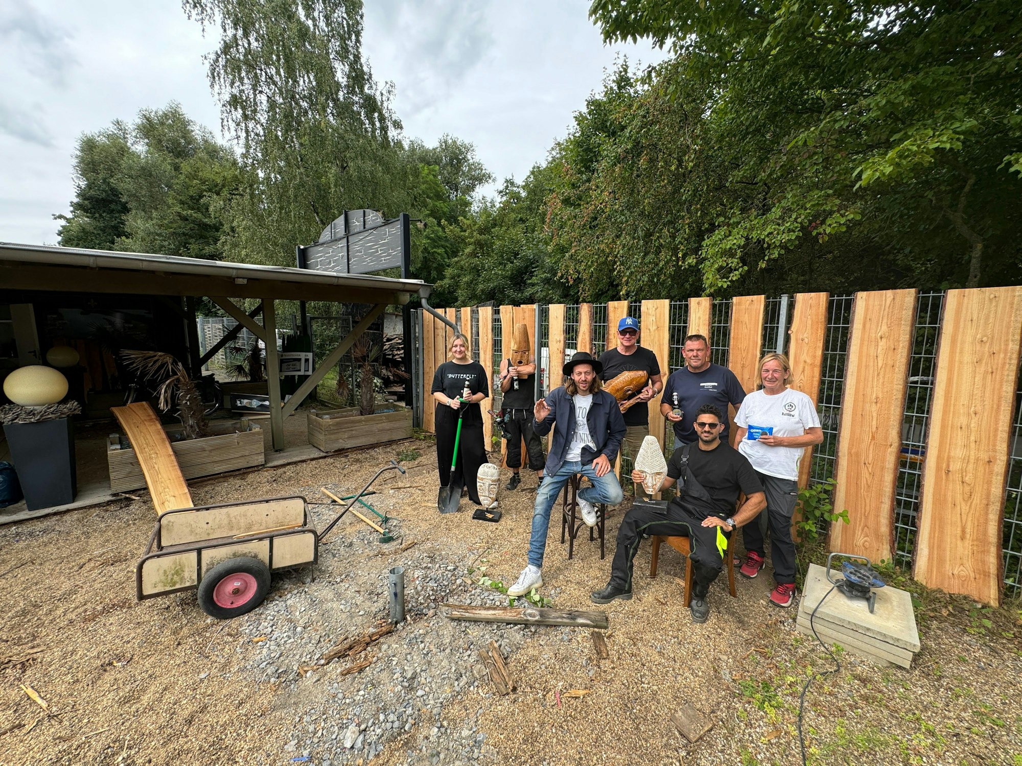 Das Team um Mike und Michael Naseband (M.) hauchte dem Lokal am Nordstrand Südsee-Feeling ein.