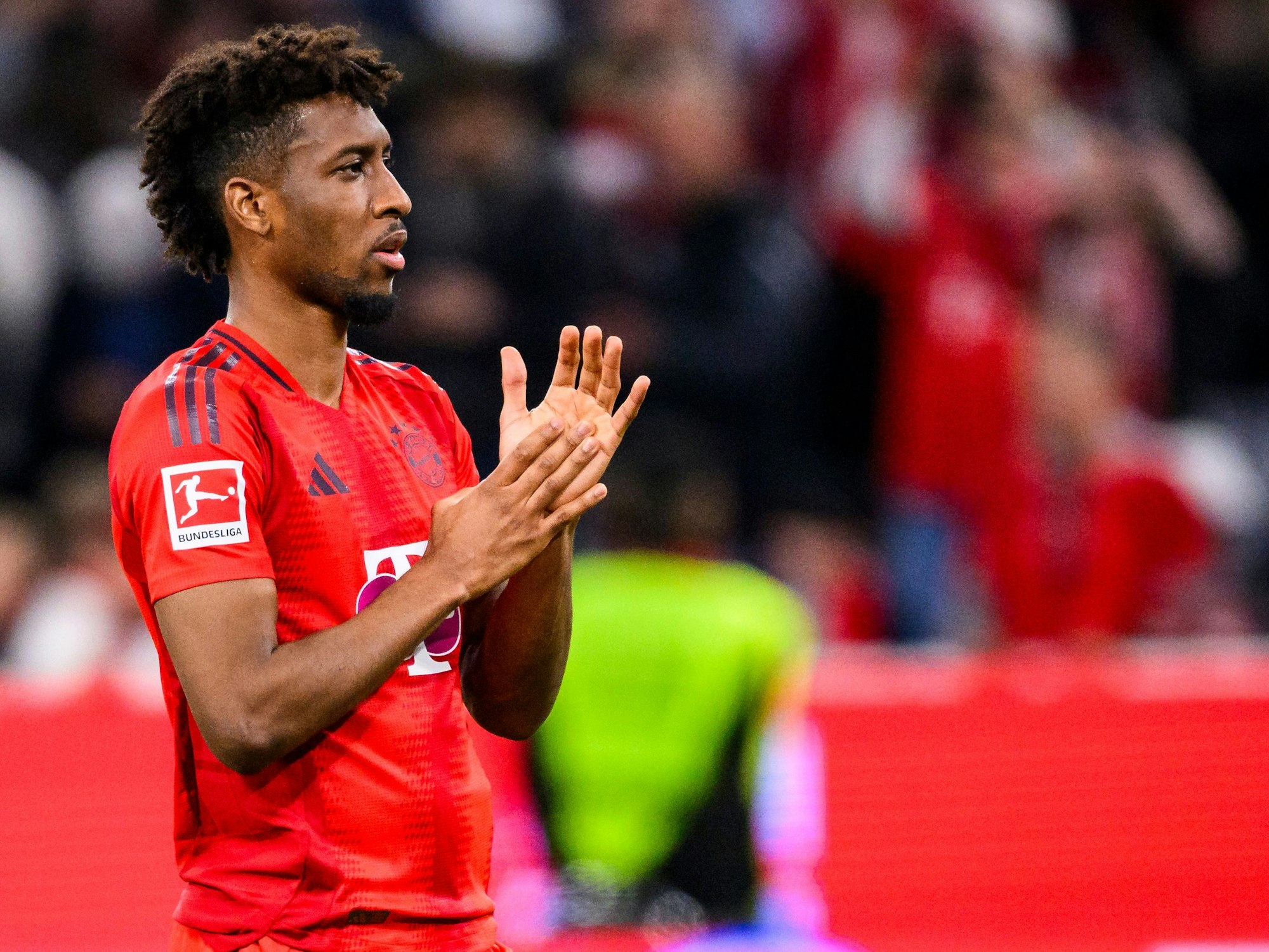Kingsley Coman am Klatschen.