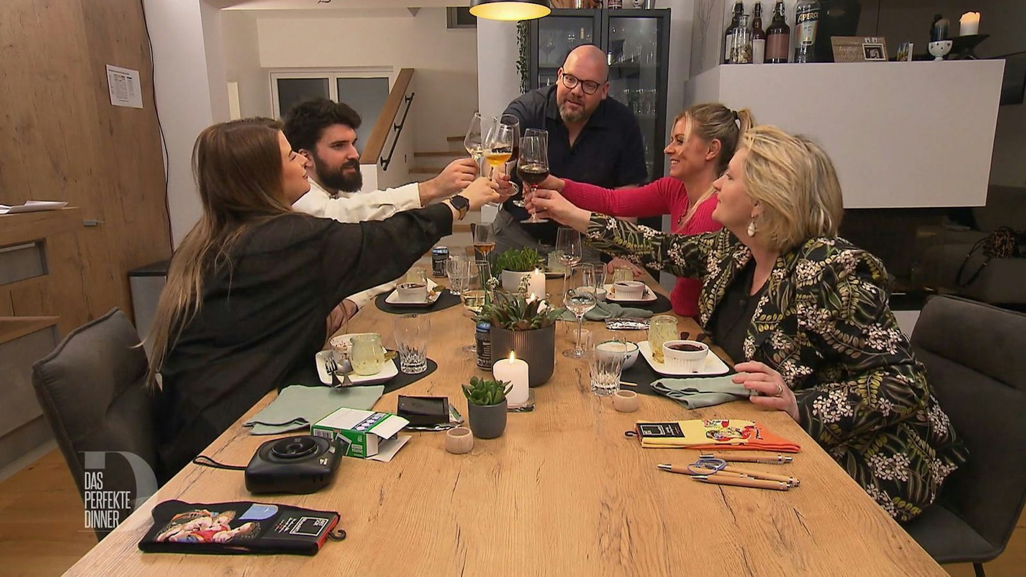Mit dem Dessert endet für Christian ein aufregender Tag.
(Bild: RTL)