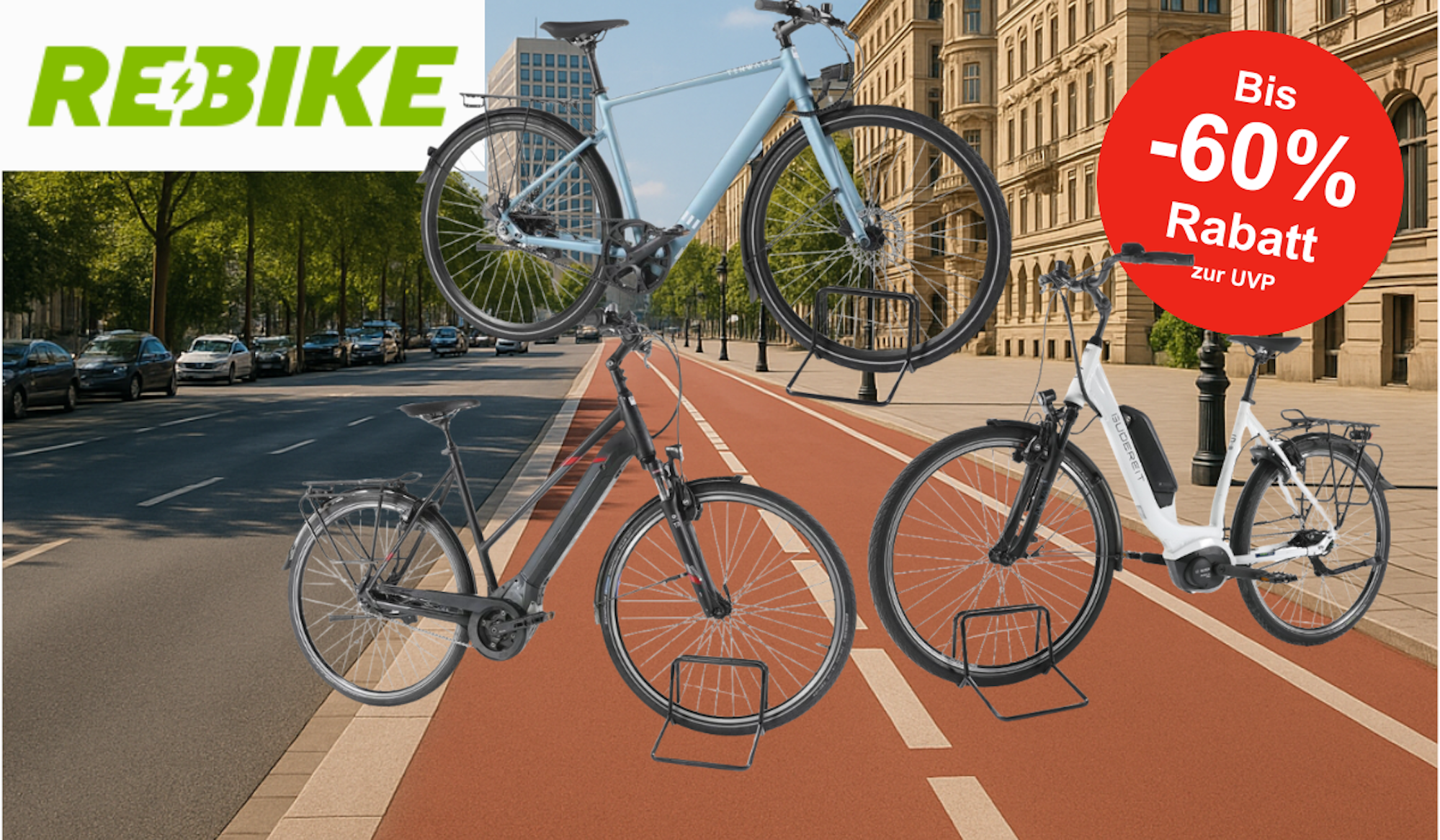 Zwei Personen fahren mit ihrem City E-Bike durch eine deutsche Stadt