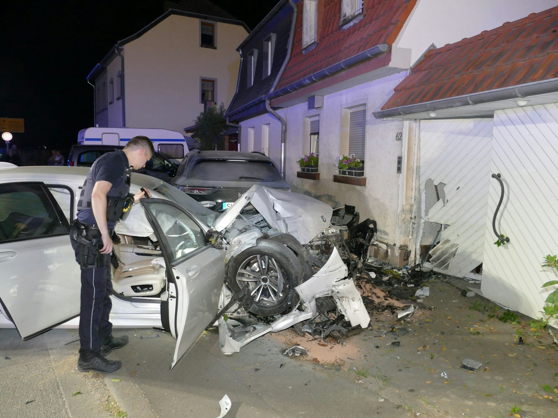 Der Wagen des Unfallfahrers wurde erheblich beschädigt.