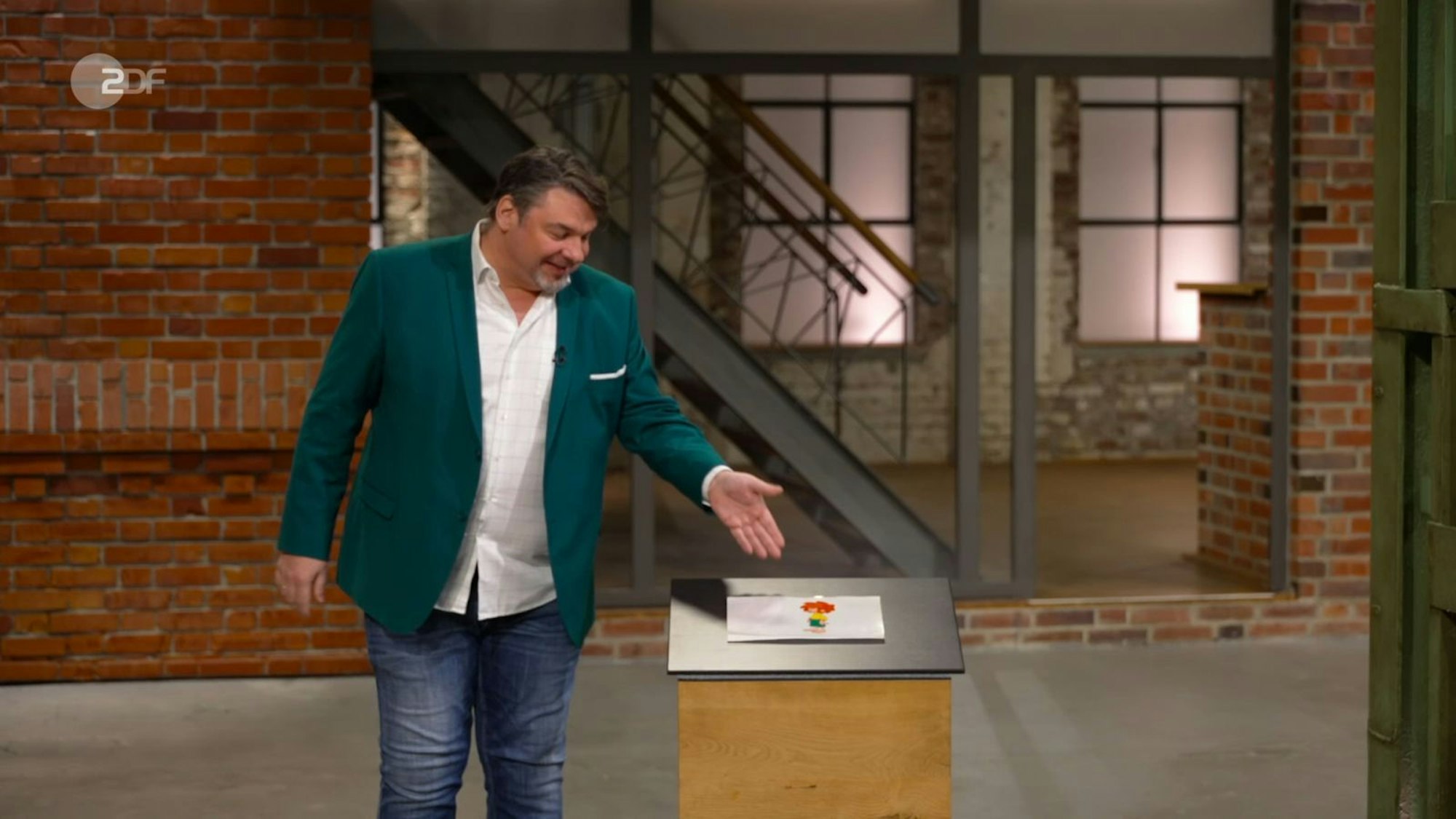 „Ich liebe diesen Kerl!“, begeisterte sich Daniel Meyer. (Bild: ZDF)