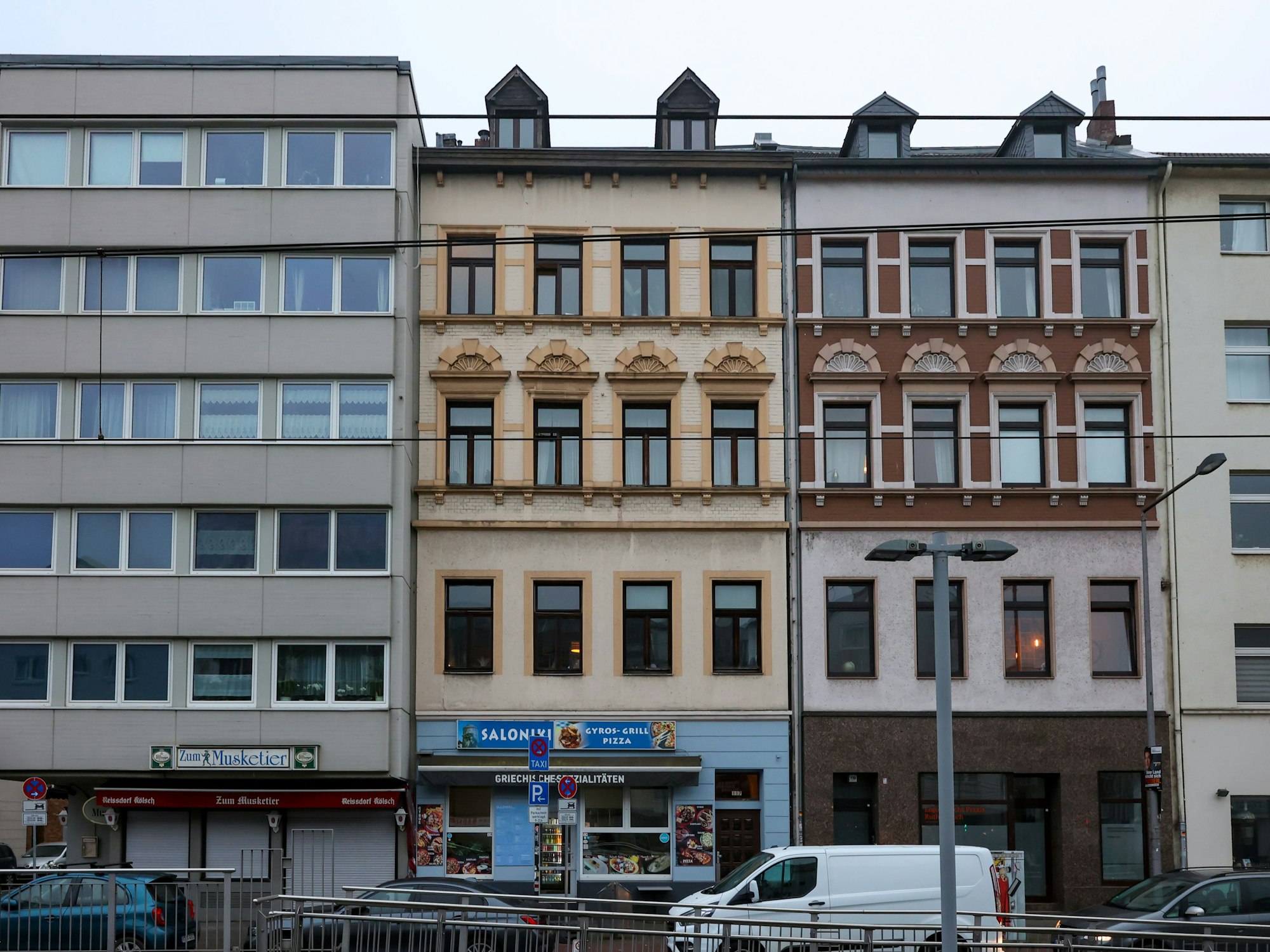 Blick auf Fassaden von Wohnhäusern in Ehrenfeld.