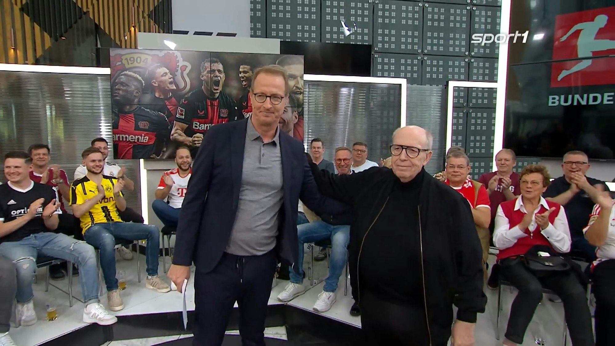 Florian König und Reiner Calmund im Doppelpass.