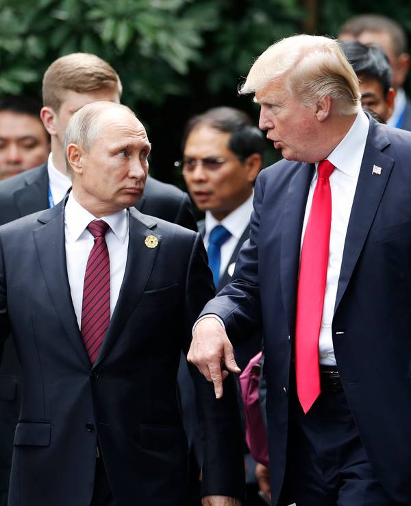 Wladimir Putin (l.) und Donald Trump bei einem Treffen im Jahr 2017. Stellen sie in Alaska die Weichen für Frieden in der Ukraine?