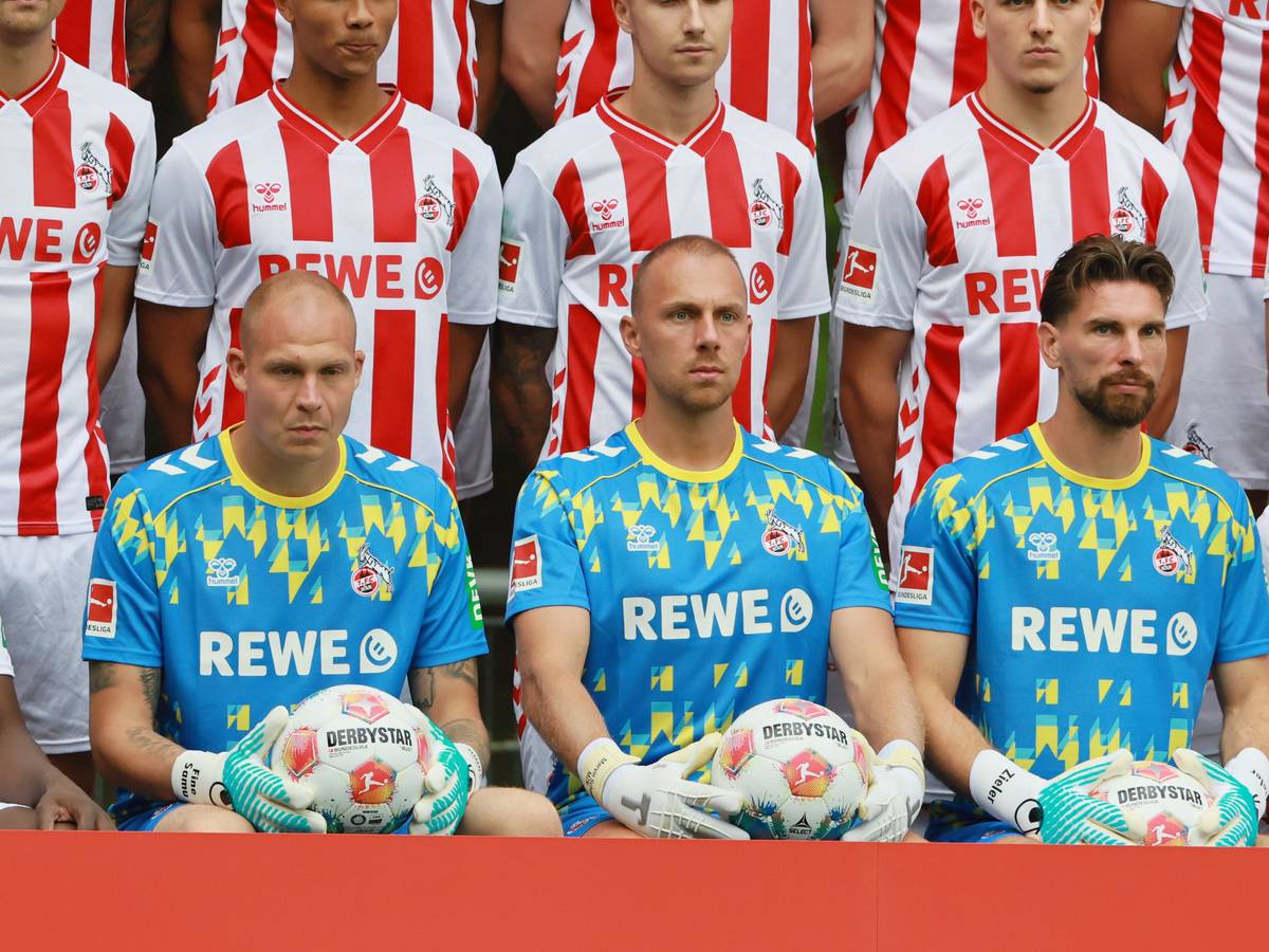 Matthias Köbbing, Marvin Schwäbe und Ron-Robert Zieler beim Shooting für das FC-Mannschaftsfoto.