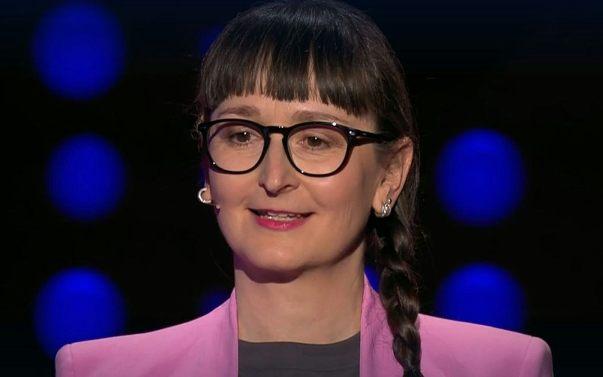 Jägerin Annegret Schenkel musste sich eingestehen: Das war gar nichts im Finale von „Gefragt - Gejagt“. (Bild: ARD)