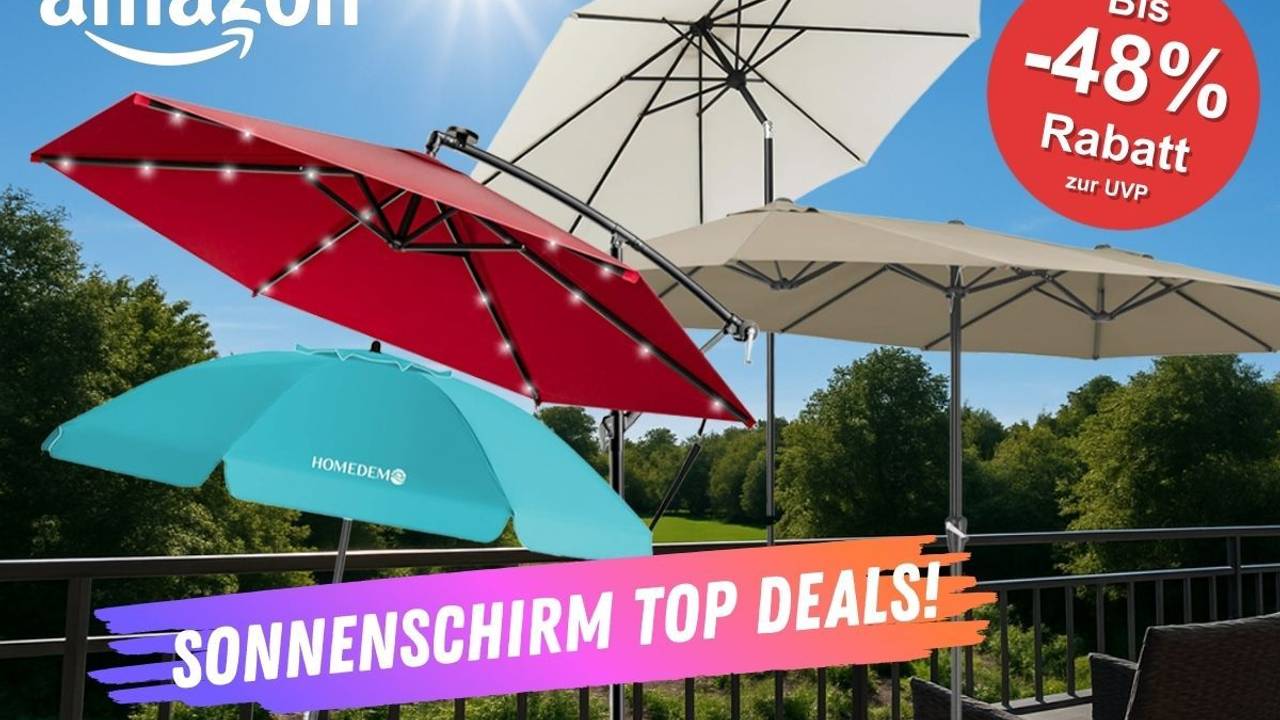 Sonnenschirme in verschiedenen Modellen wie Mittelstockschirm, Strandschirm, Ampelschirm vor einem blauen Himmel und einem grünen Garten vor einem Balkon.