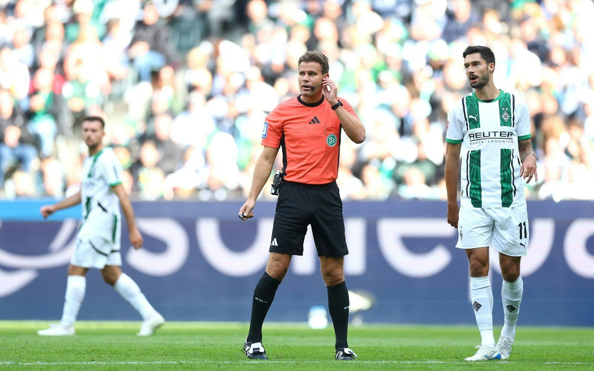 Felix Brych wurde mit der Partie Borussia Mönchengladbach gegen den VfB Stuttgart alleiniger Rekord-Schiedsrichter der Bundesliga. (Bild: 2024 Getty Images/Lars Baron)