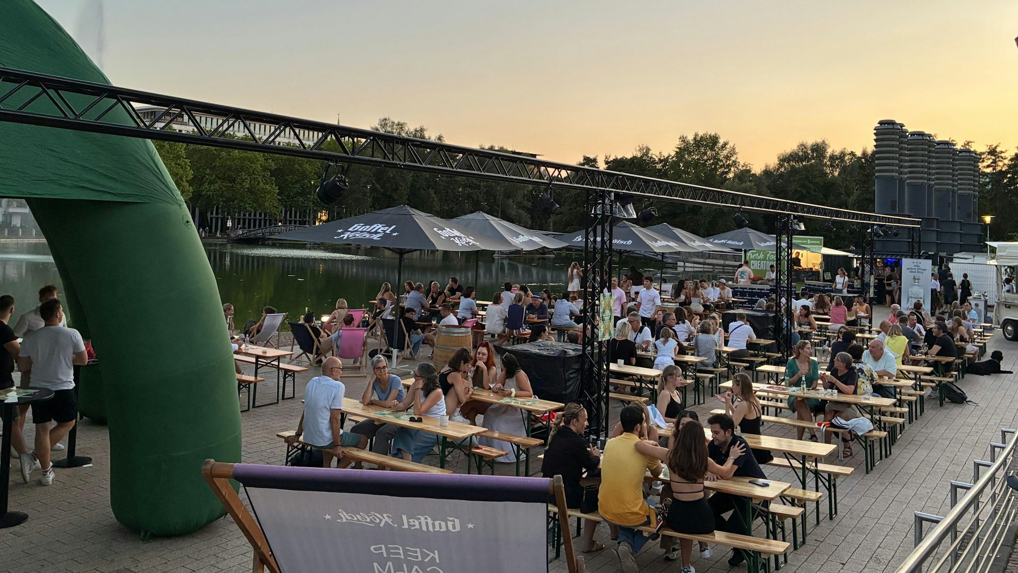 Blick auf den neuen Biergarten Sonnendeck Colonia.