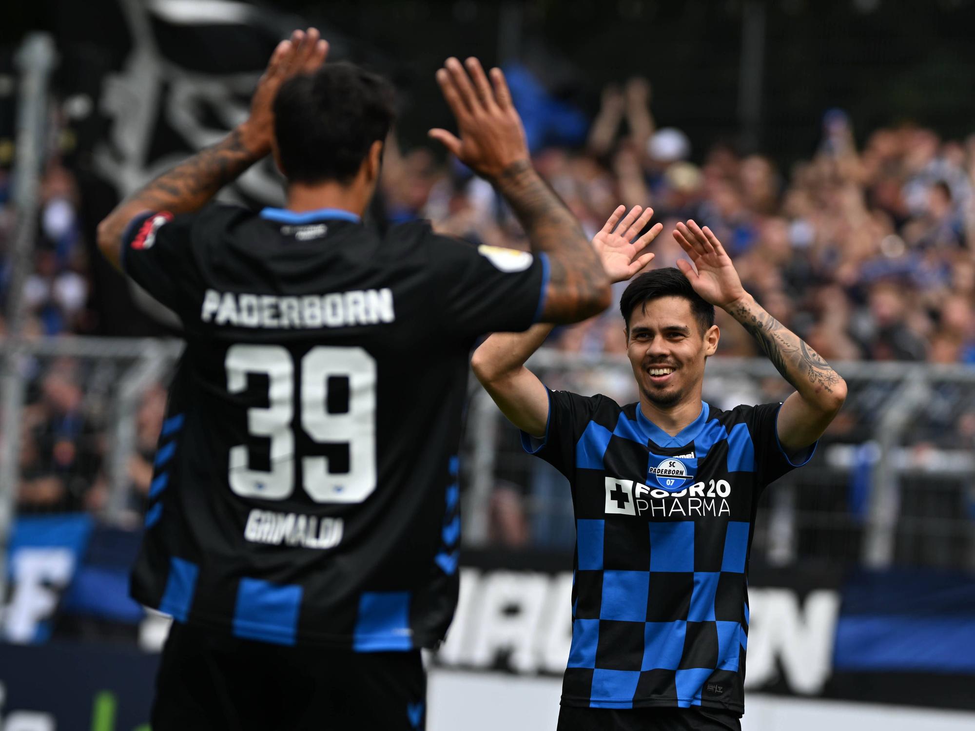 Paderborner Jubel durch Adriano Grimaldi und Raphael Obermair.