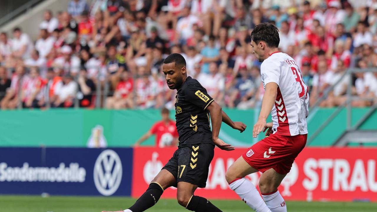 Linton Maina im Spiel gegen Regensburg.