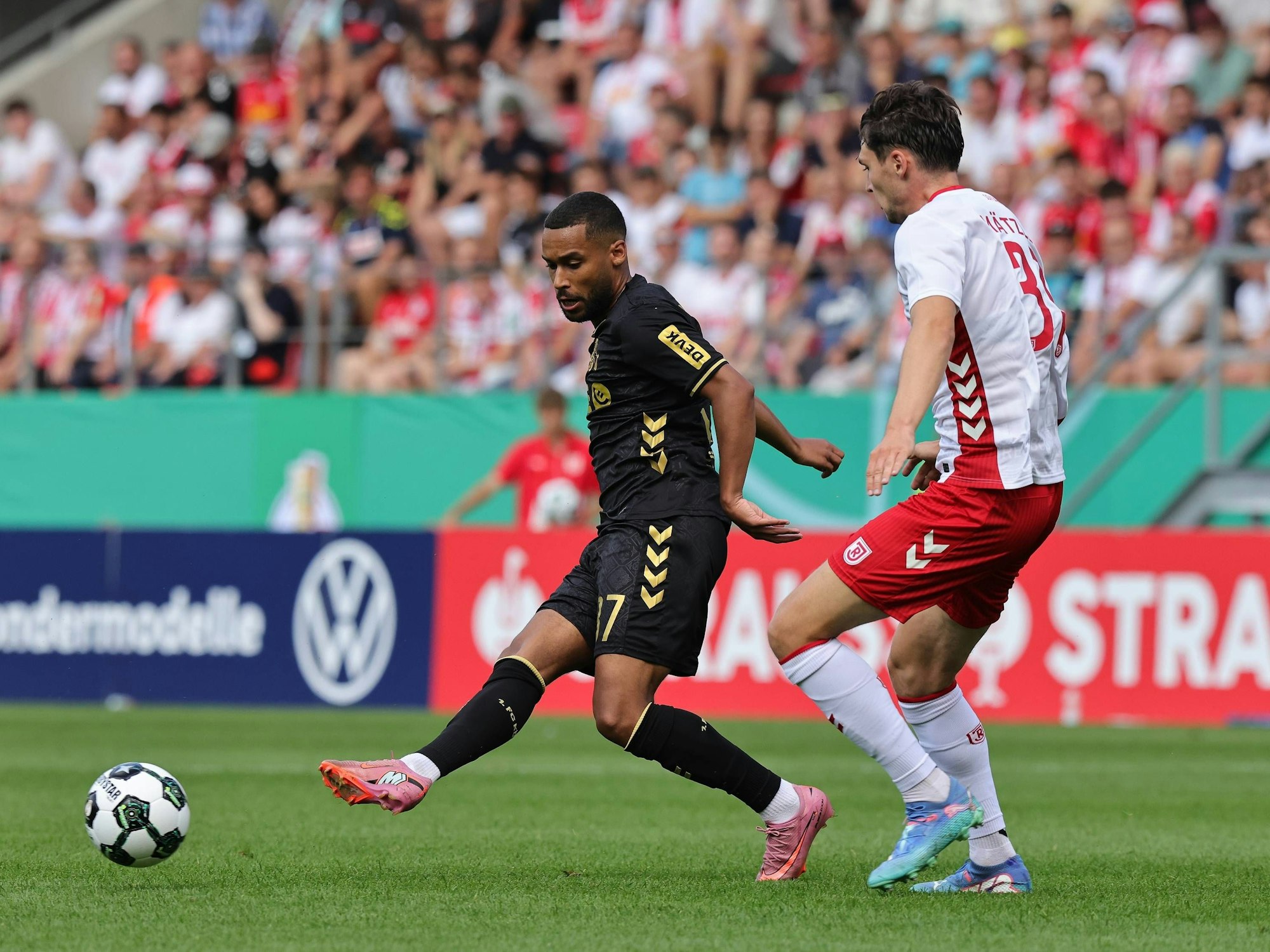 Linton Maina im Spiel gegen Regensburg.