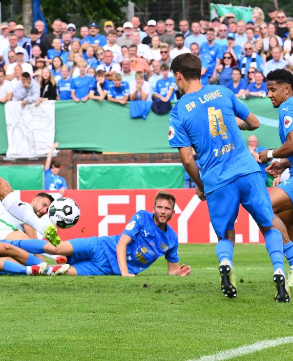 Mathias Olesen trifft im Pokalspiel von Greuther Fürth gegen Lohne.