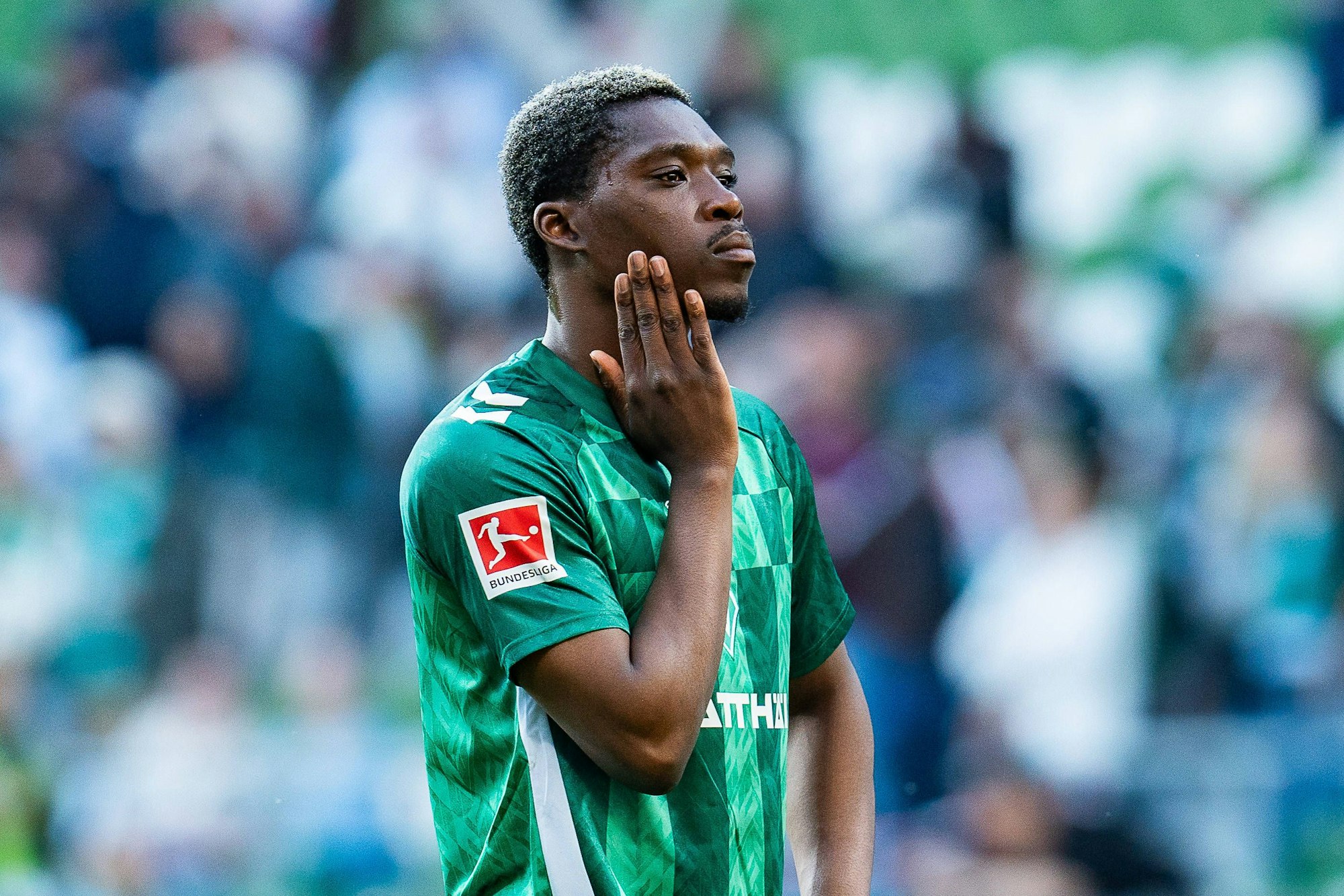 Derrick Köhn ist nach einem Spiel mit Werder Bremen enttäuscht.