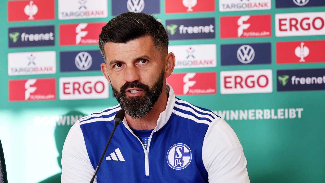 Miron Muslic bei der Pressekonferenz nach dem 1:0-Sieg im DFB-Pokal gegen Lok Leipzig.