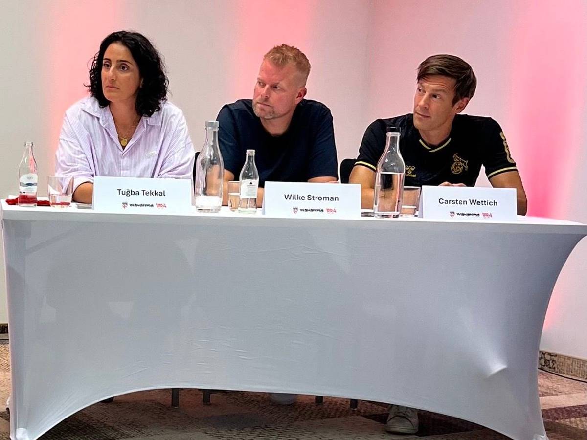 Tugba Tekkal, Wilke Stroman und Carsten Wettich (v.l., hier am 15. August 2025 in Köln) wollen am 27. September 2025 zum neuen Präsidium des 1. FC Köln gewählt werden.