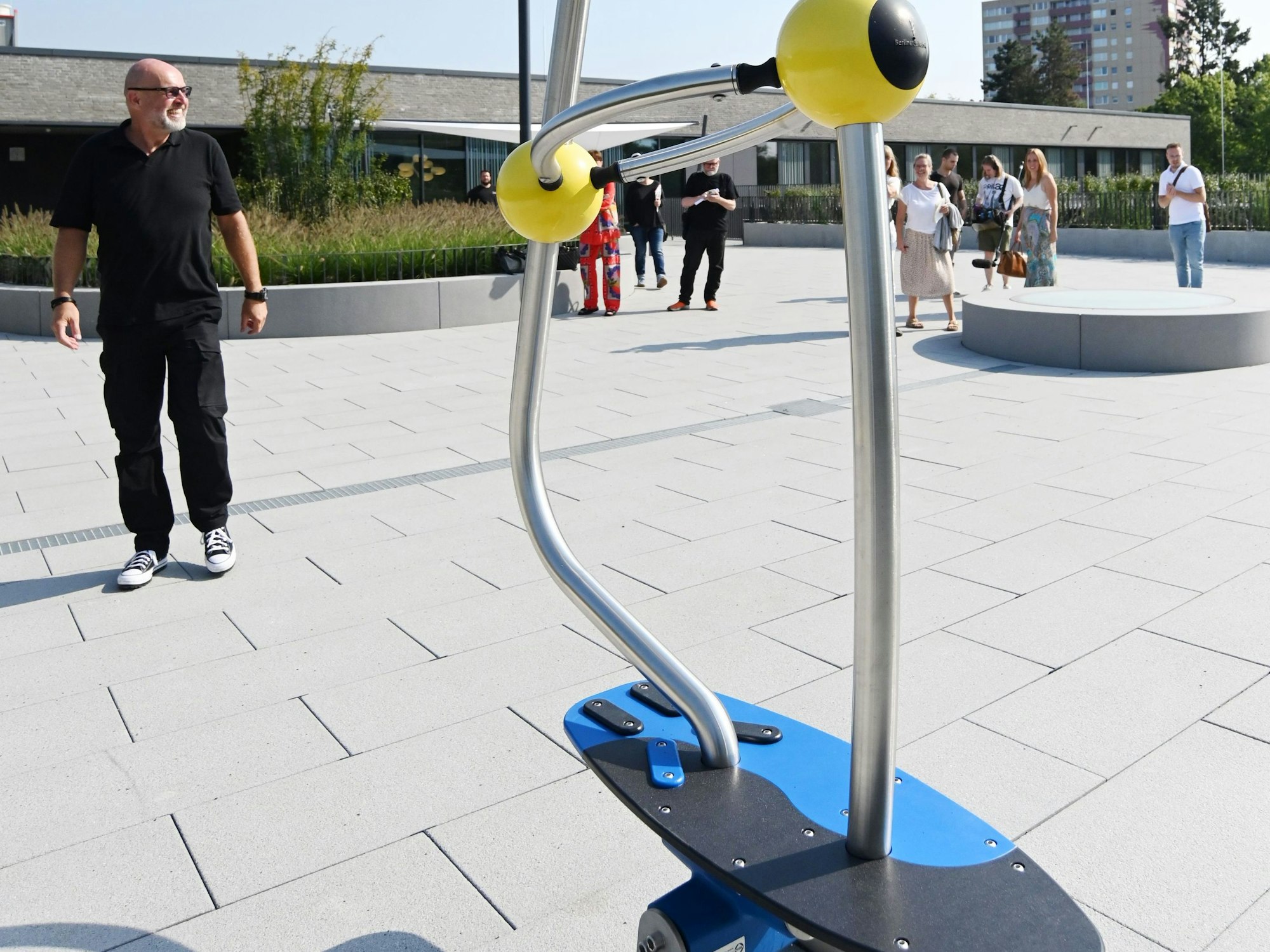 Die neue Grundschule Ecke Friedrich-Karl-Straße/Niehler Kirchweg in Nippes hat den Pausenhof auf dem Dach.