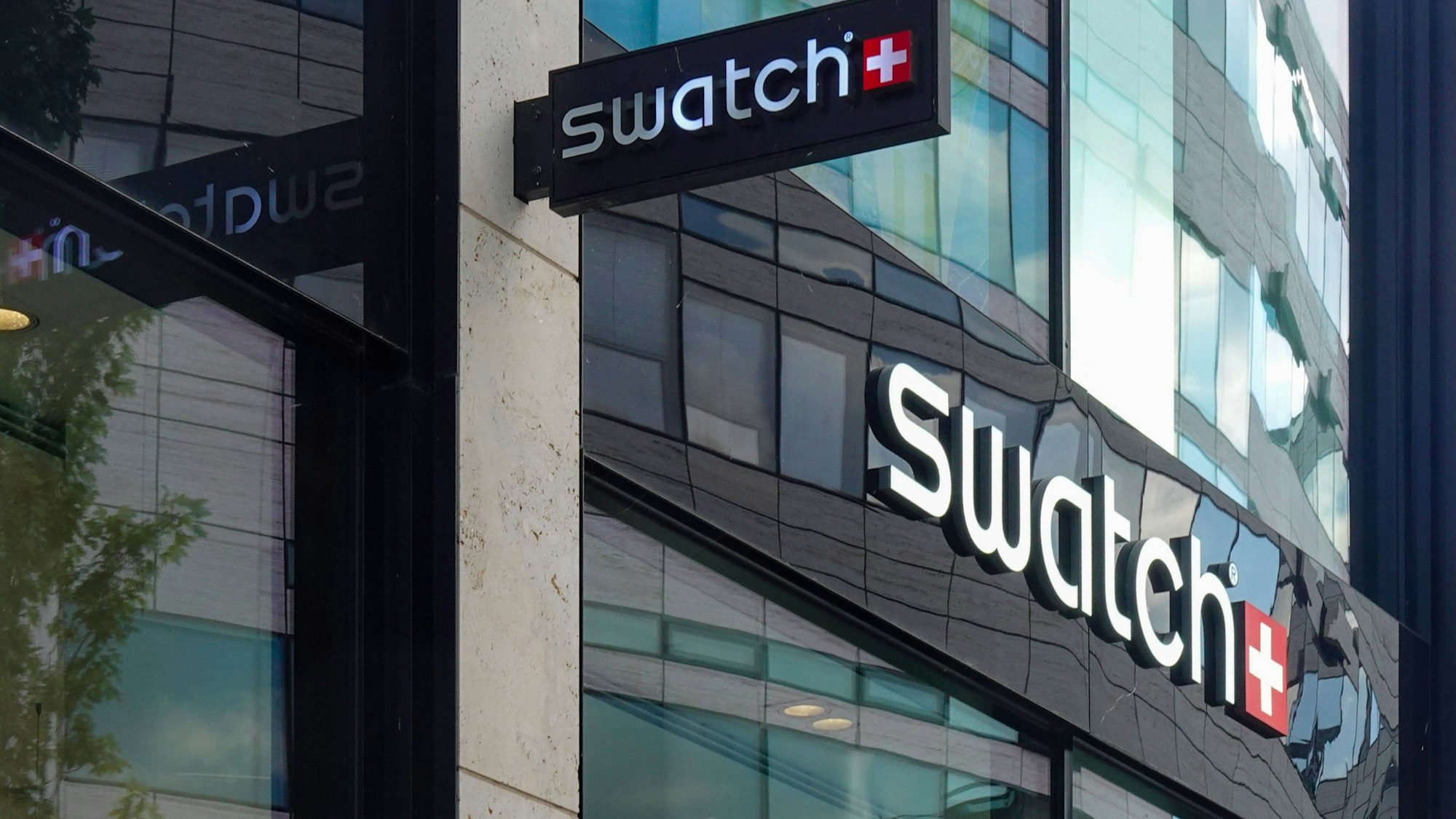 Ein Swatch-Laden von außen.