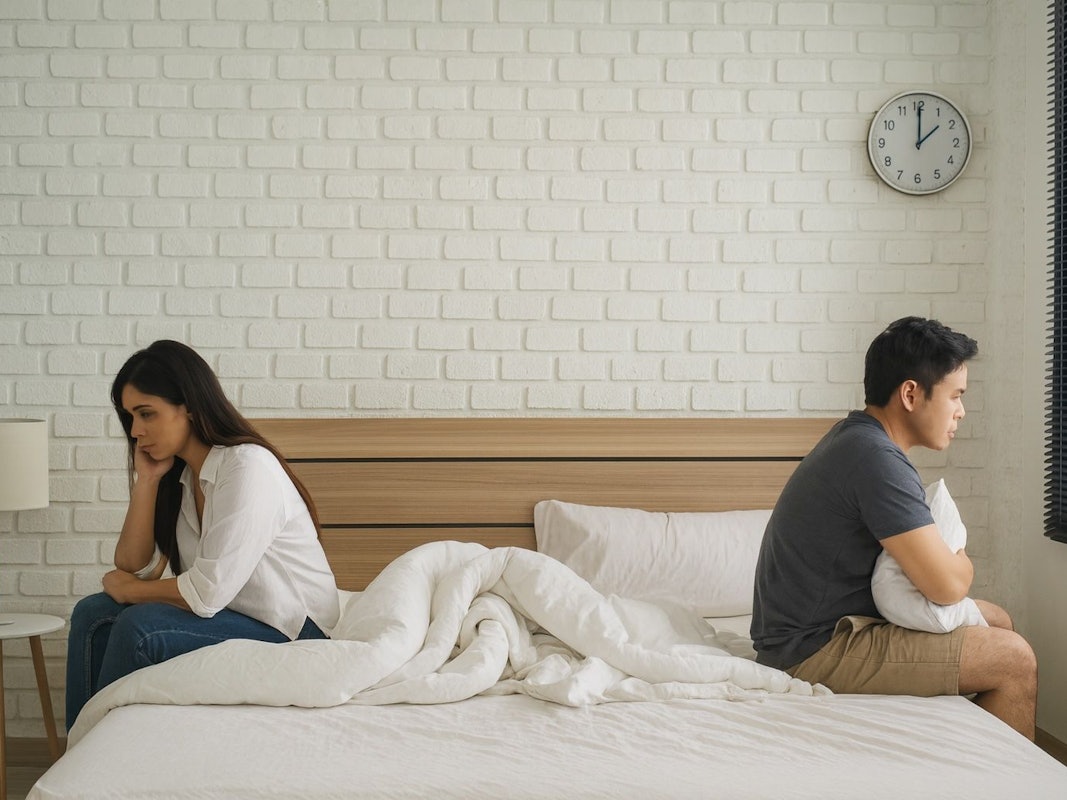 Unzufriedenheit mit dem Sexleben in einer Beziehung kann richtig frustrierend sein.