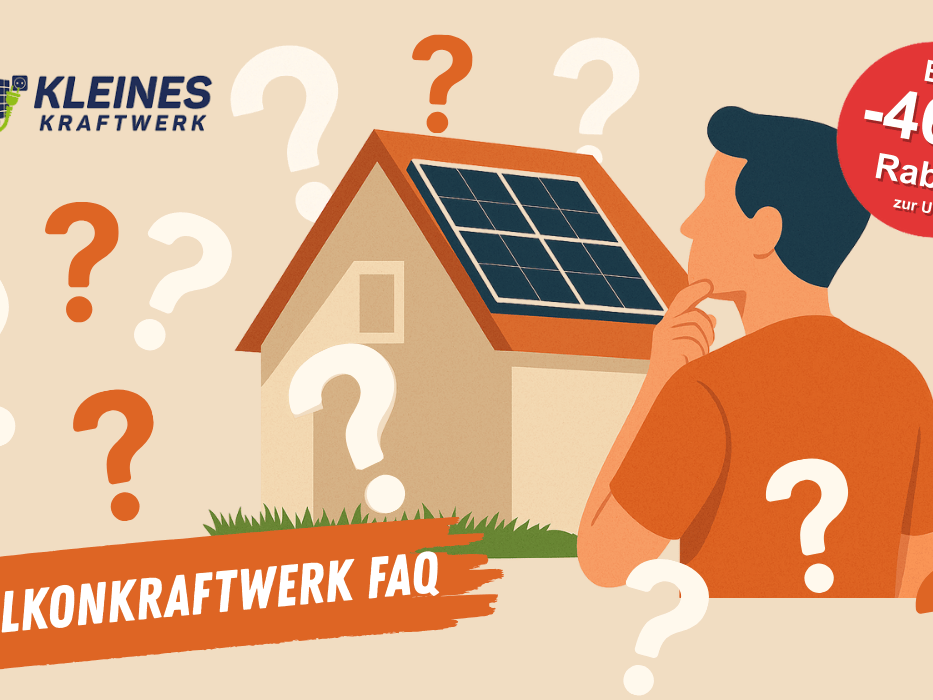 Ein Mann schaut auf ein Haus mit einem Balkonkraftwerk. Um ihn herum sind Fragezeichen abgebildet.