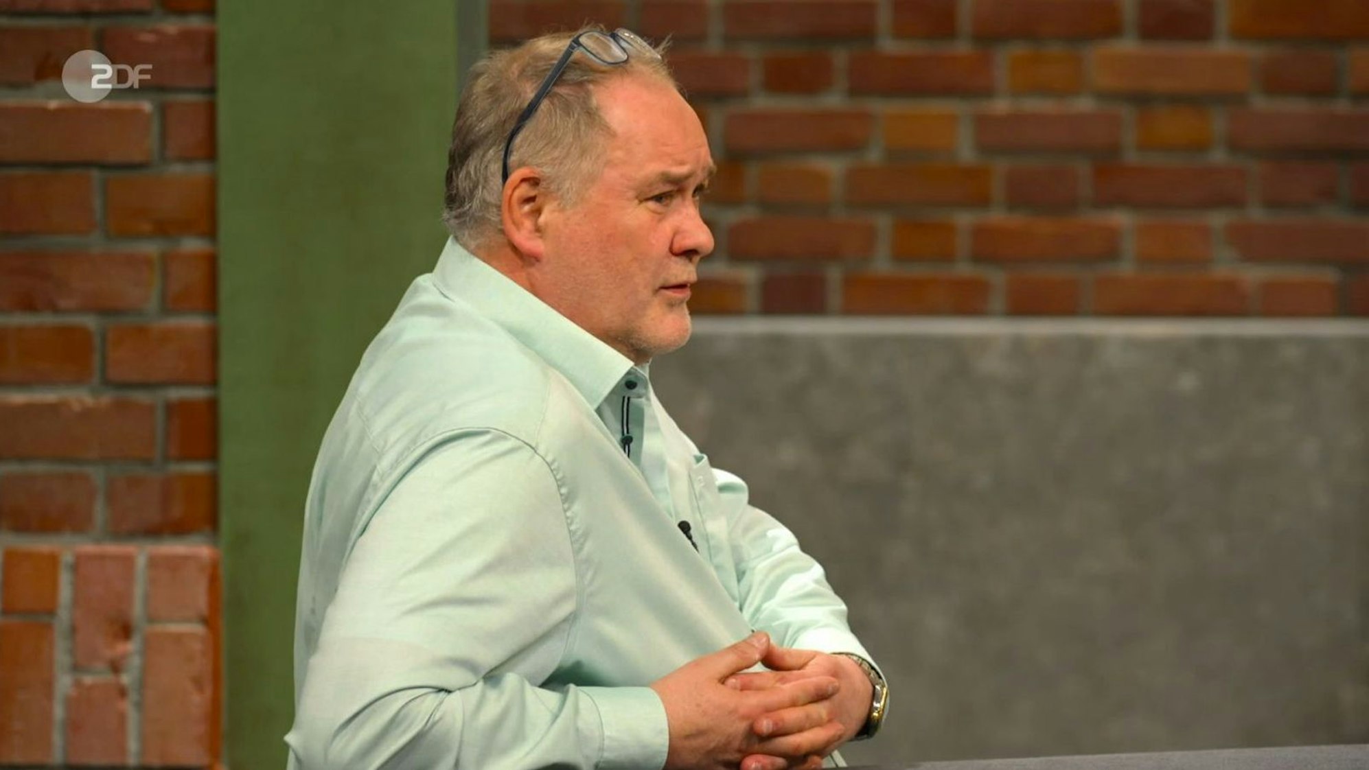Ganz glücklich schien Walter Lehnertz nicht mit seinem Kauf: „Alter Schwede, da hast du höchstens zehn Euro für bezahlt.“ (Bild: ZDF)