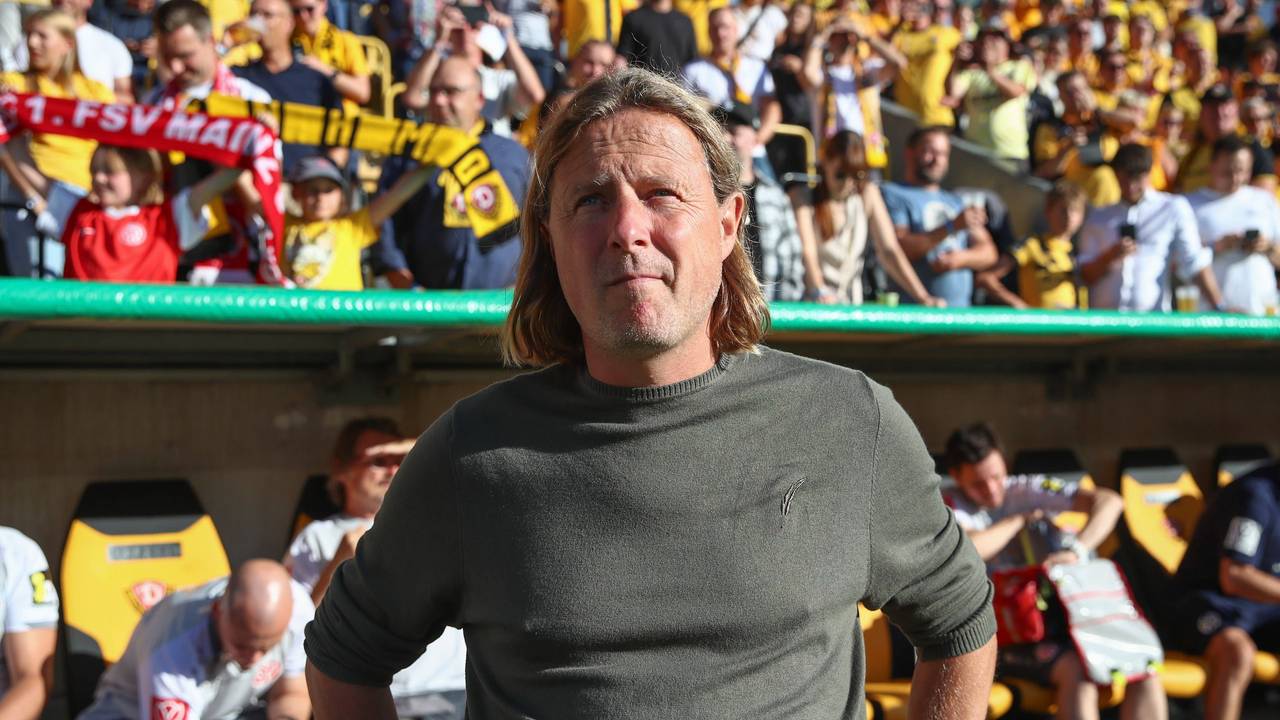 Bo Henriksen beim DFB-Pokalspiel gegen Dynamo Dresden am 18. August 2025.