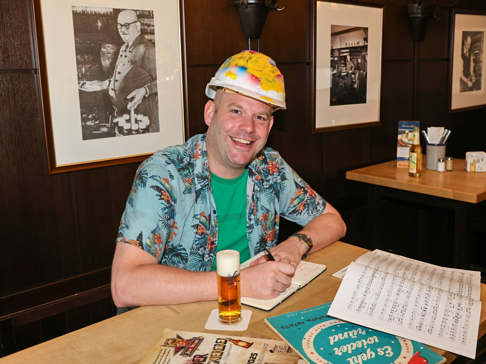 Ken Reise schreibt an seinem neuen Solo-Programm.