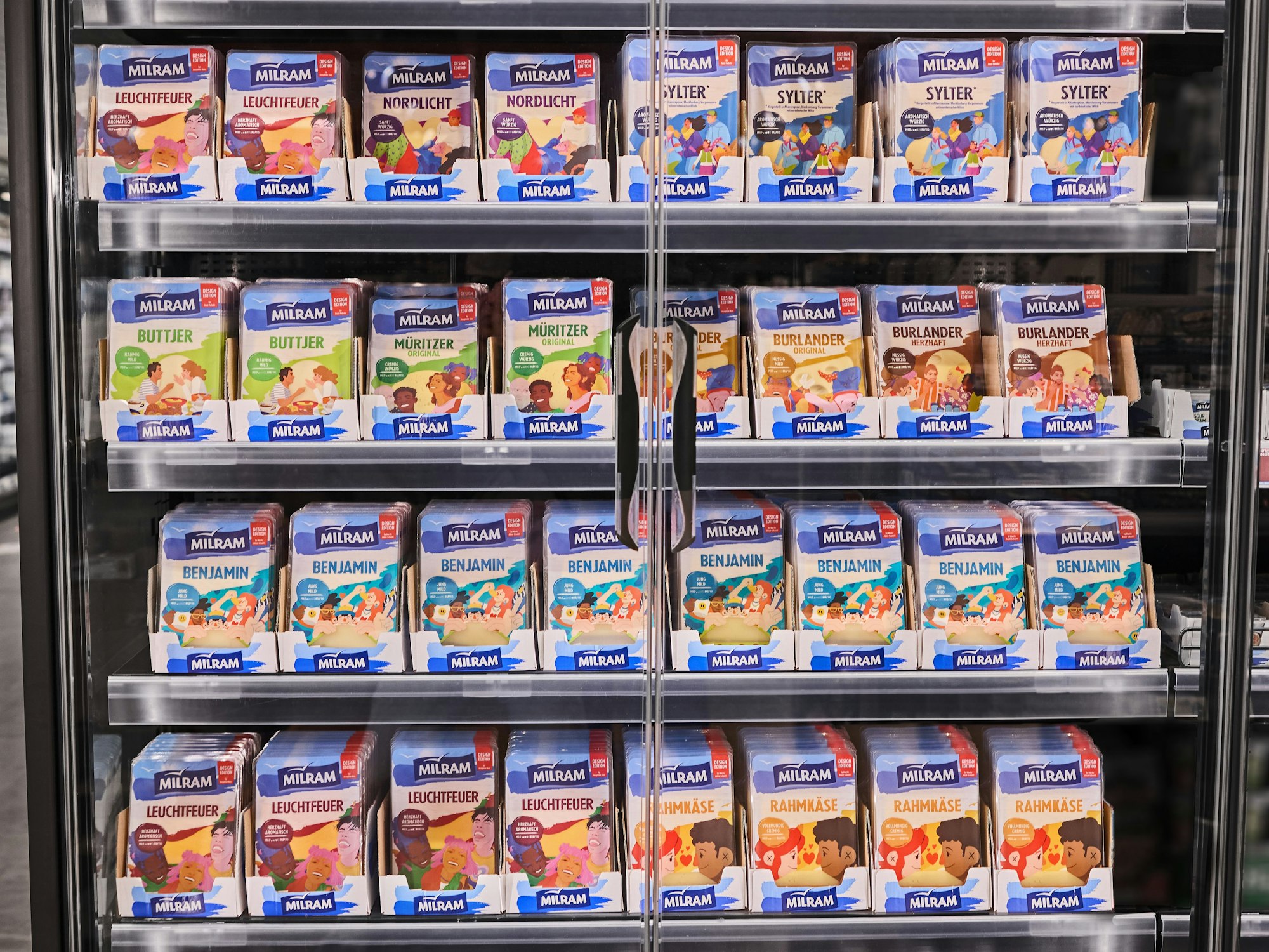 Milram lässt seinen Käse von Künstlern verzieren.
