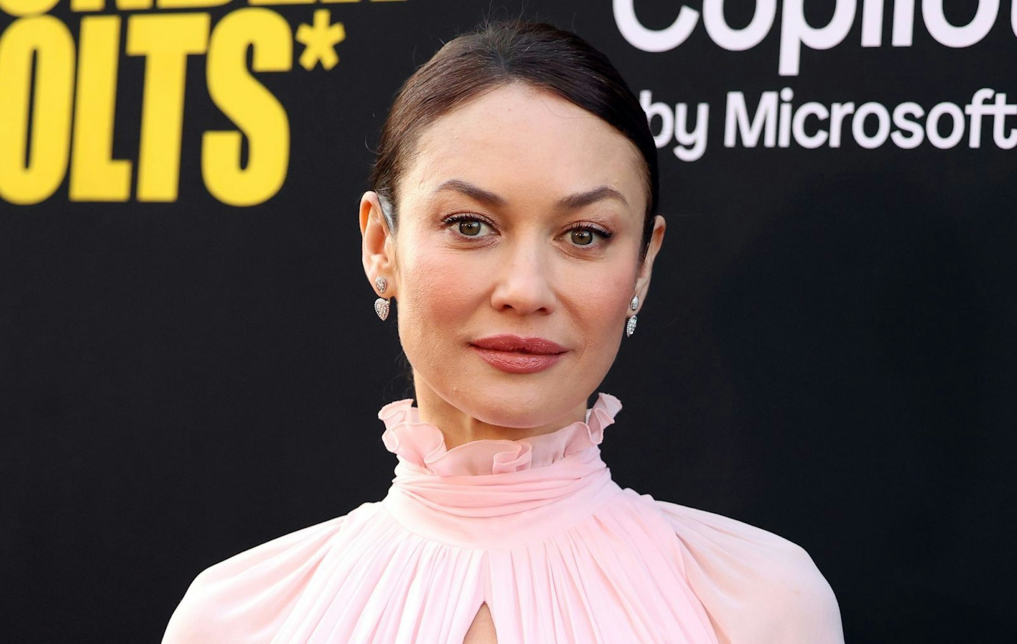 Olga Kurylenko gelang mit Rollen in „Hitman“ (2007) und „Ein Quantum Trost“ (2008) der Durchbruch als Schauspielerin. (Bild: 2025 Getty Images/Jesse Grant)