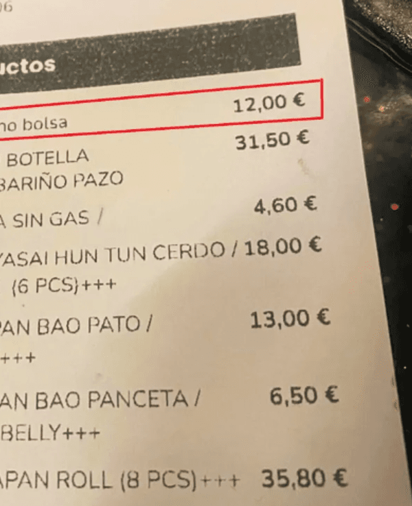 Ein Restaurant verlangte von einem Kunden 12 Euro dafür, dass er die Tasche an einen Haken aufhängen durfte.