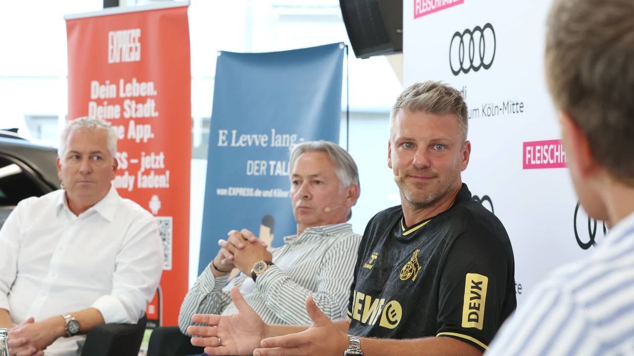 FC-Talk mit Lukas Kwasniok, derzeitiger Trainer 1. FC Köln, v.l.n.r.: Marcel Schwamborn (Express-Leiter Report), Stephan Engels (Klublegende des 1. FC Köln) und Kwasniok.
