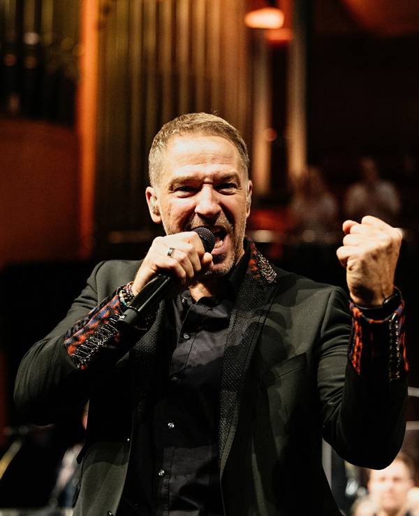 Patrick Lück von den Höhnern beim Auftritt in der Philharmonie.