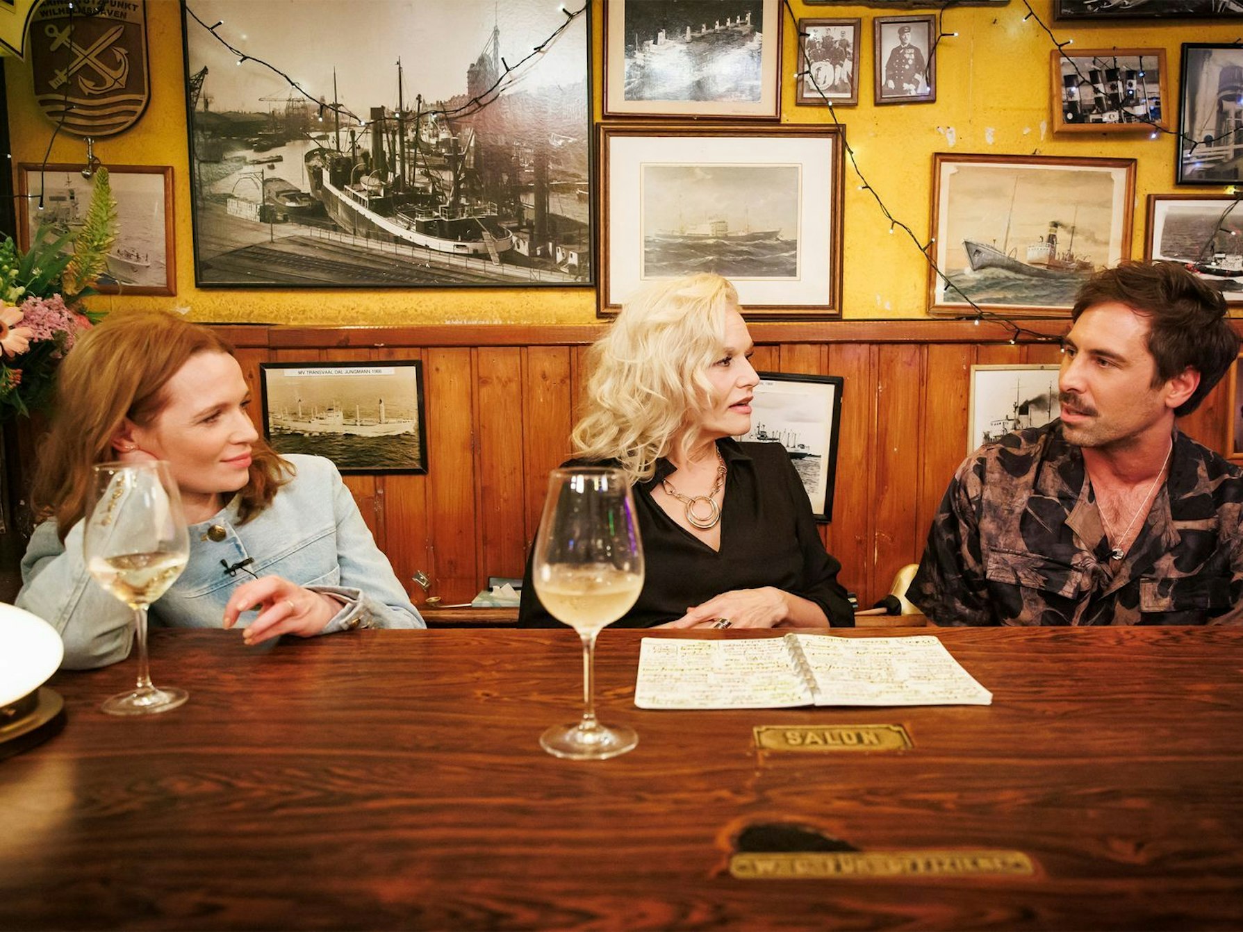 Am Donnerstagabend waren Karoline Herfurth (links) und Max Giesinger bei Ina Müller zu Gast. (Bild: NDR/Morris Mac Matzen)