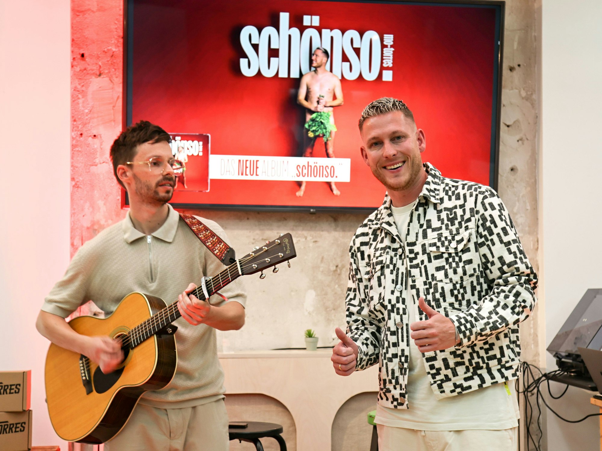 Mo-Torres mit Gitarrist Kevin Joost.