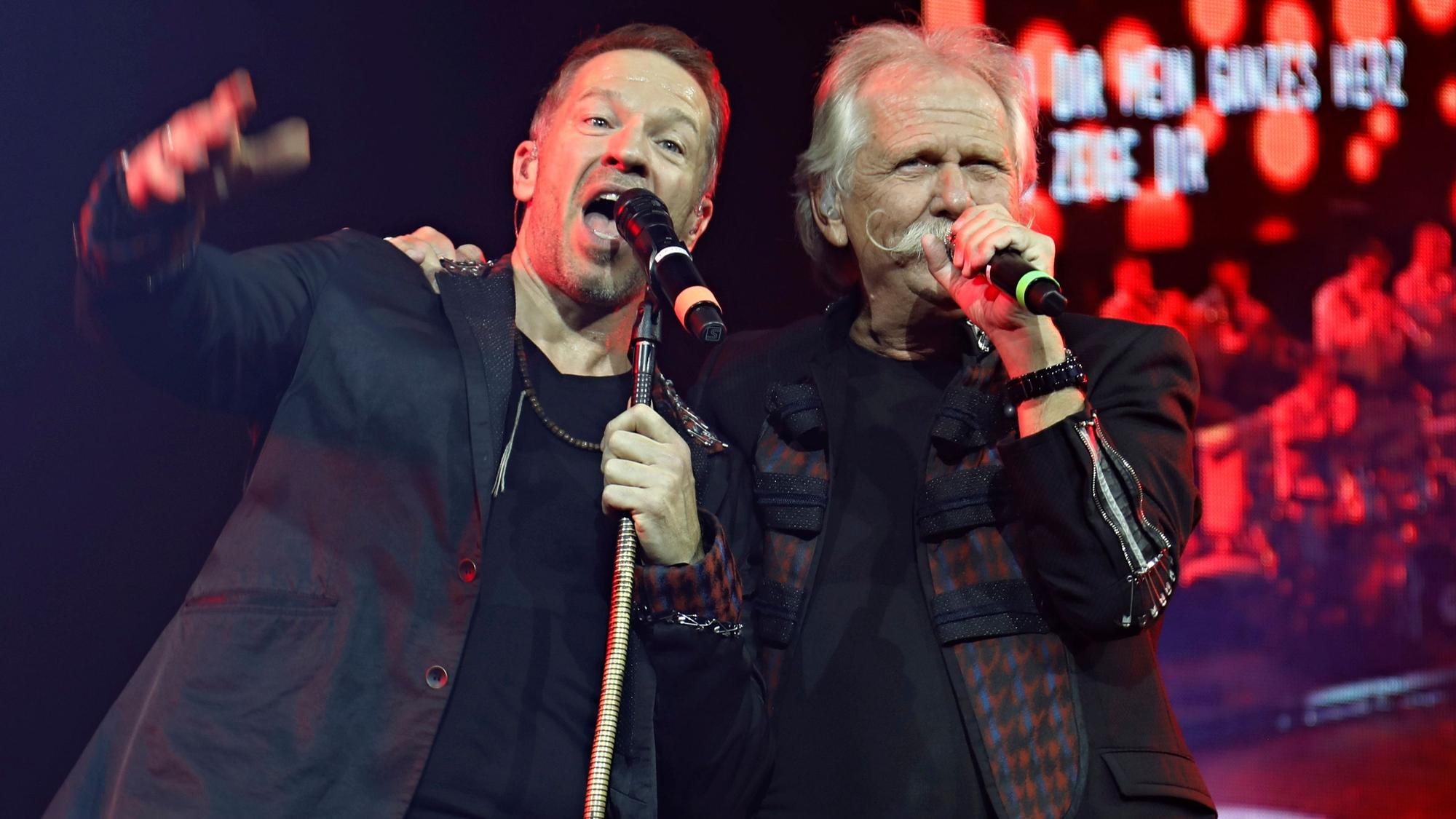 Henning Krautmacher singt mit Patrick Lück.