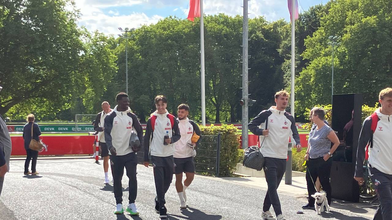 Die Kader-Abfahrt des 1. FC Köln vor dem Spiel gegen Mainz.
