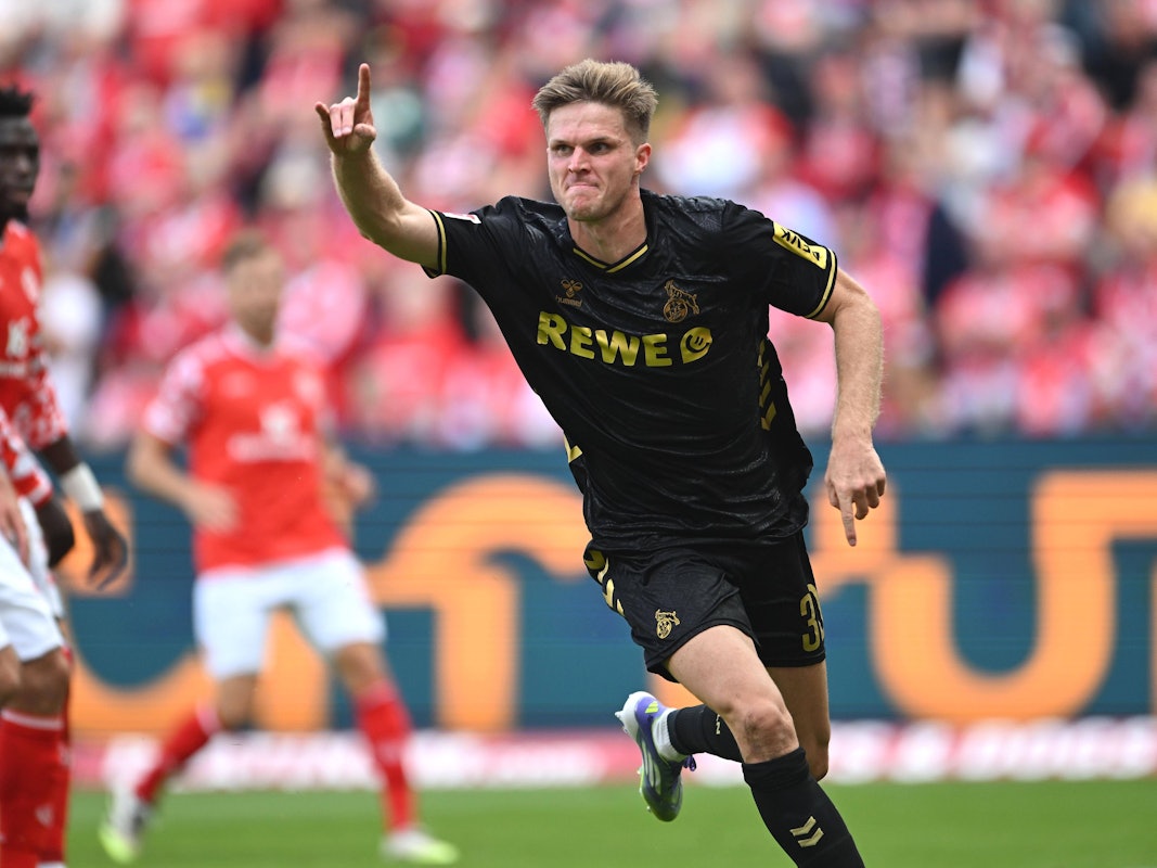 Marius Bülter jubelt nach seinem Tor in Mainz.