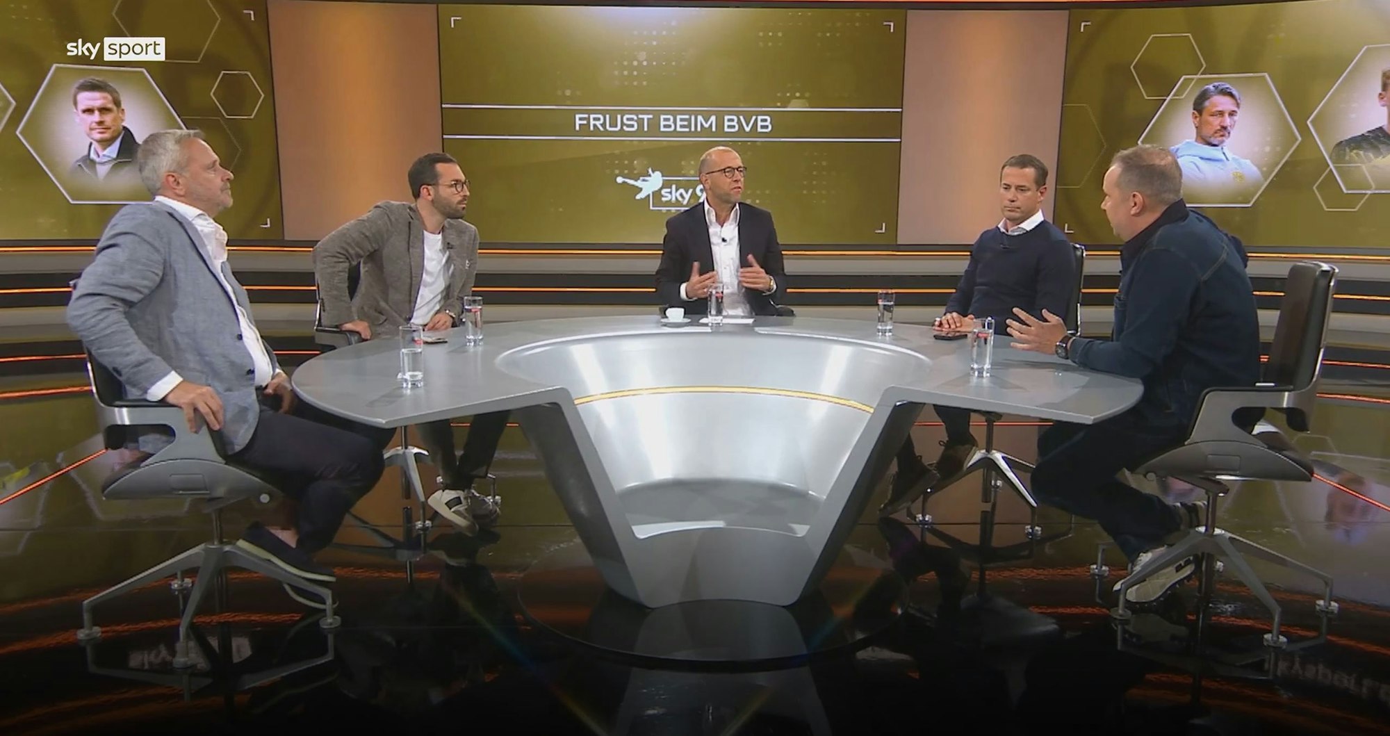 Patrick Wasserziehr diskutiert mit Wolff Fuss.