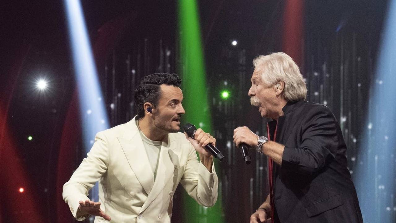 Henning Krautmacher singt mit Giovanni Zarrella.