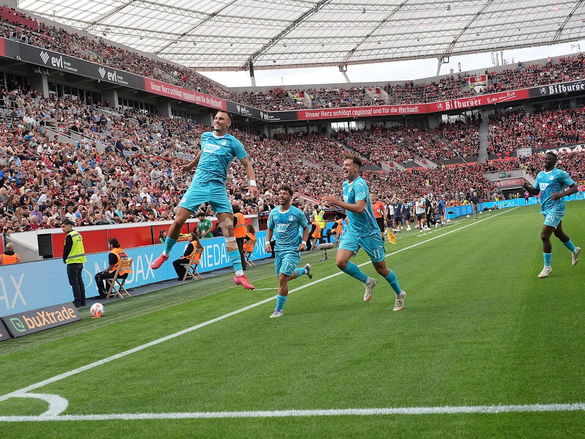 Tim Lemperle jubelt über sein Tor.