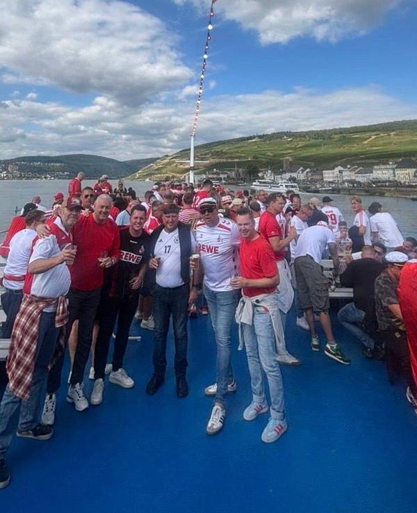 FC-Fans reisen mit dem Schiff nach Mainz.