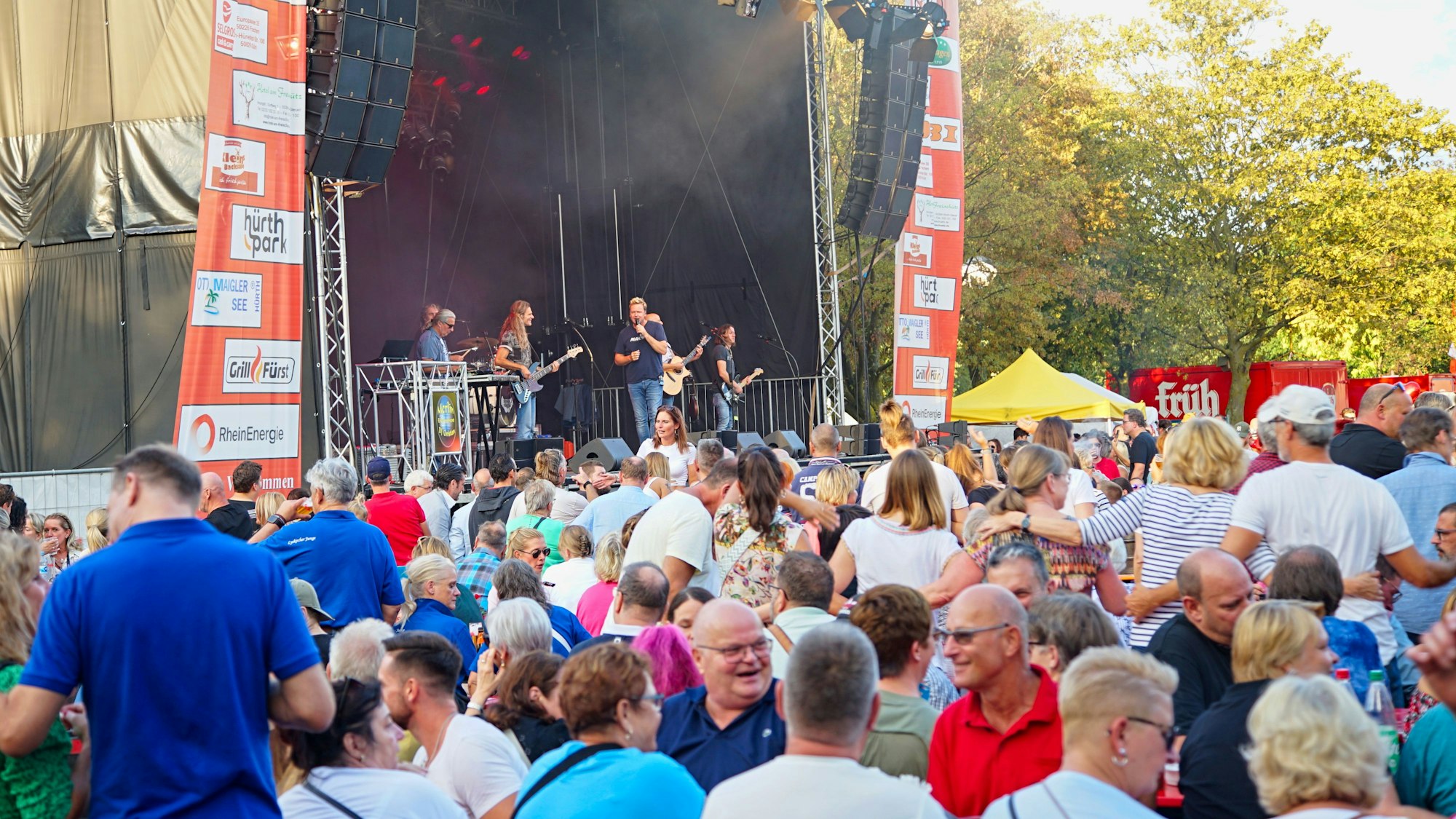 Kölsche Nacht am Otto-Maigler-See: Auftritt der Bläck Fööss.