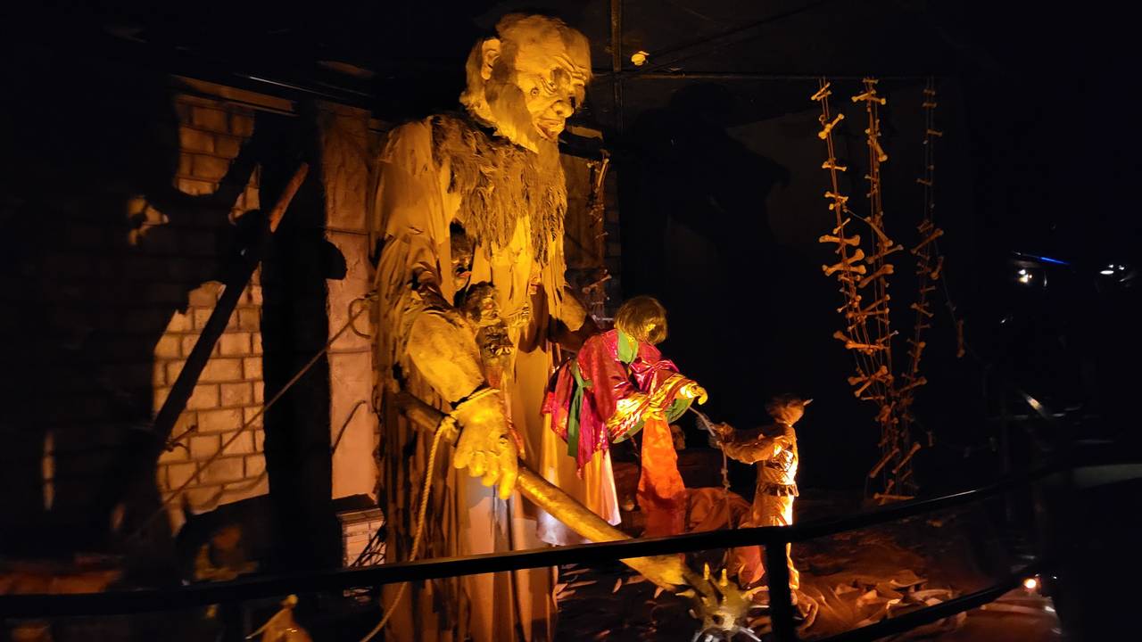 Fahrt mit der Geister Rikscha im Phantasialand