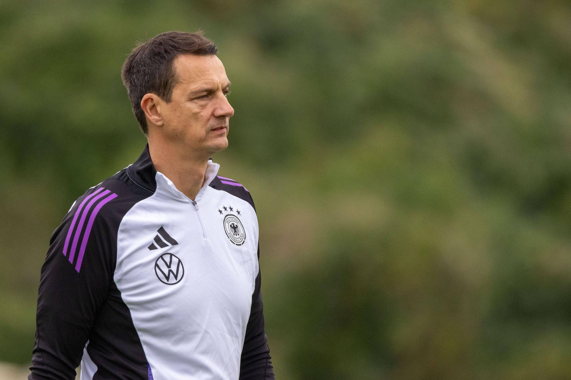 Ulf Sobek bei einem Training der deutschen U20-Nationalmannschaft.