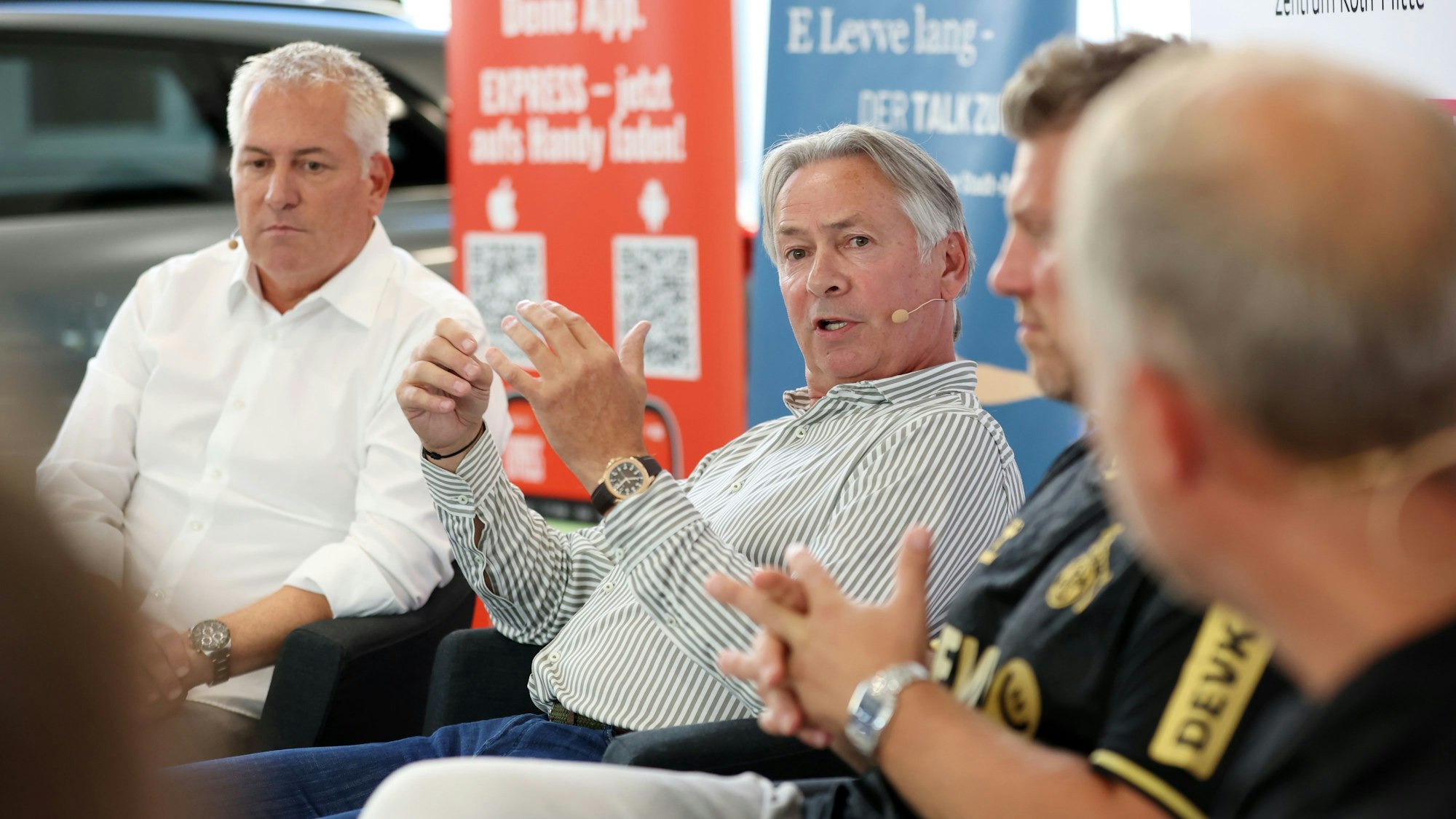 Stephan Engels spricht beim FC-Talk.