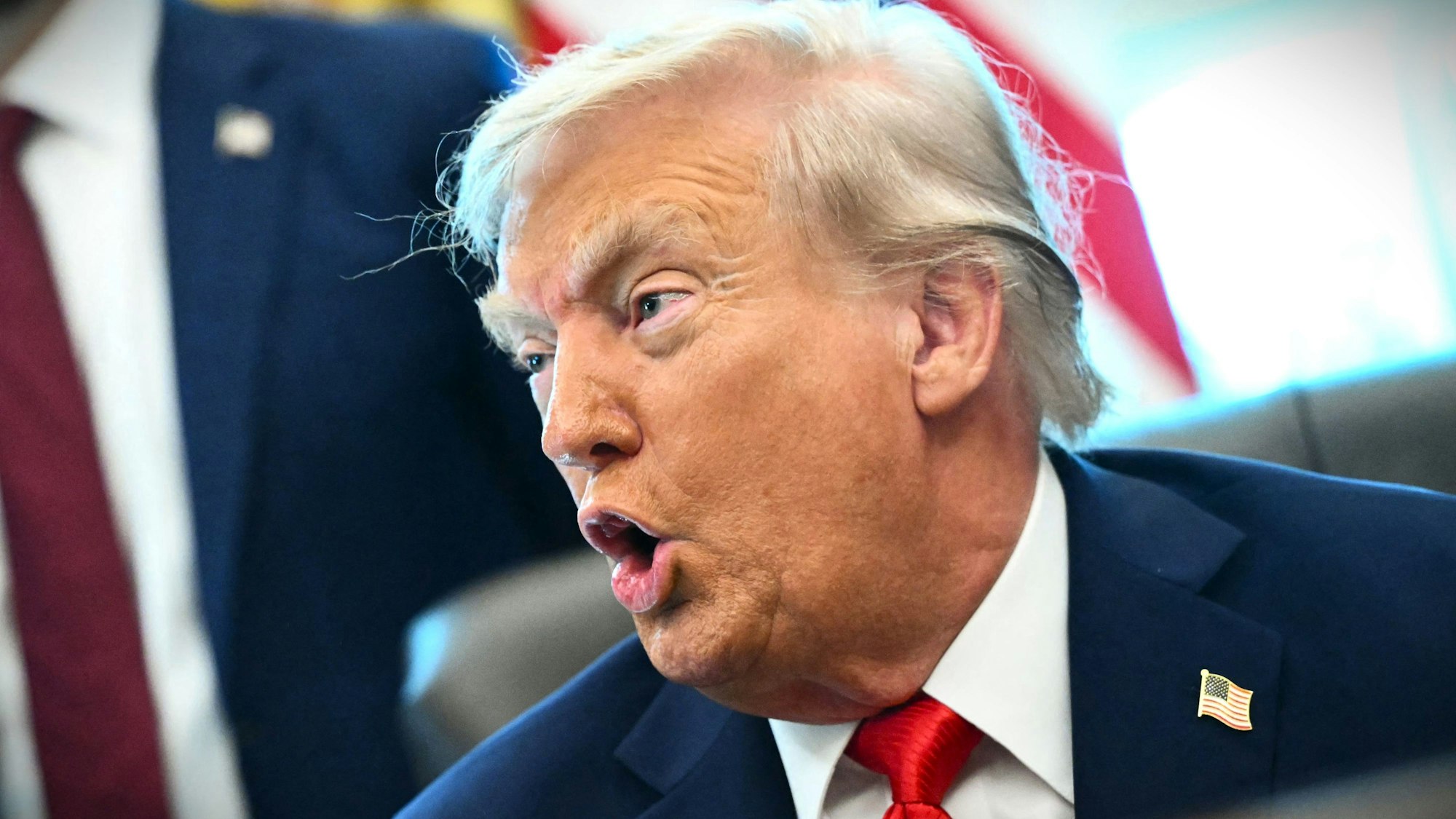 US-Präsident Donald Trump hat wieder einmal eine denkwürdige Pressekonferenz gegeben.