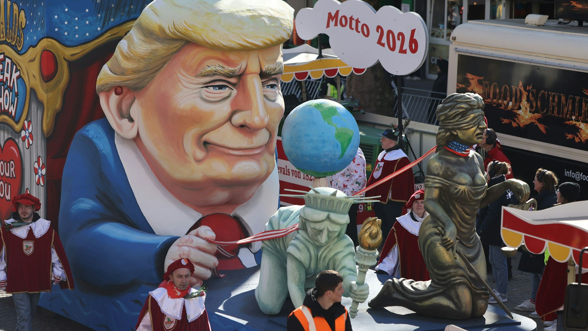 Trump als Motivwagen im Kölner Karneval